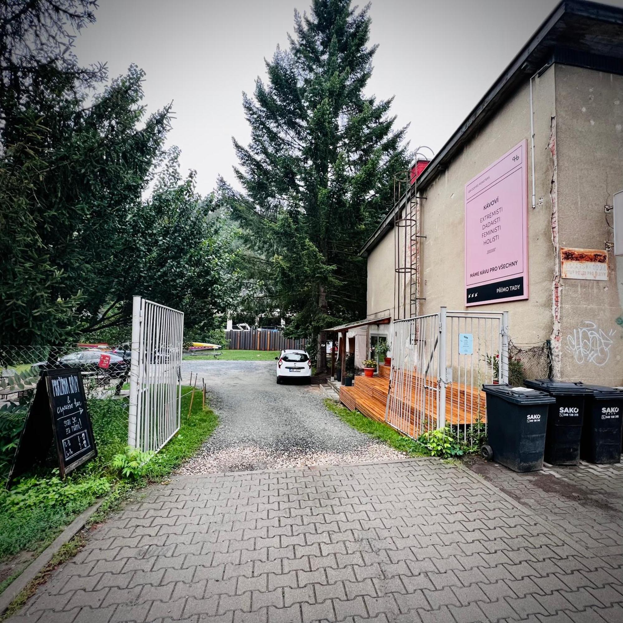 Tiny House Baraczek Brno-Jundrov, Ulice Veslarska Lägenhet Exteriör bild